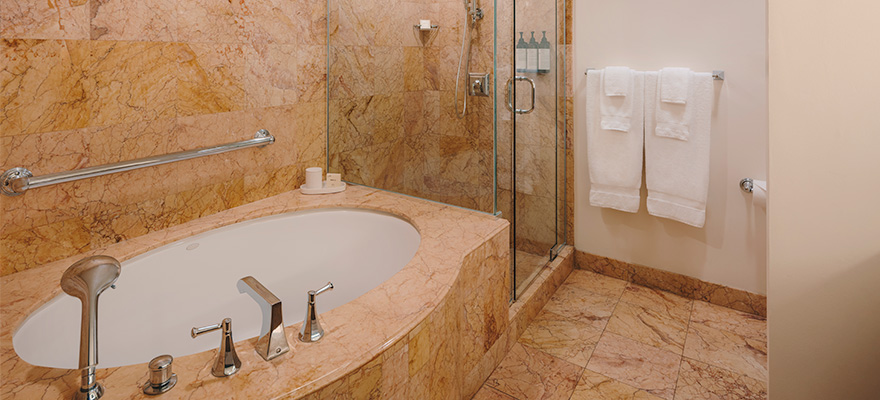 Fairmont Gold Suite Bathroom - Hamilton Princess